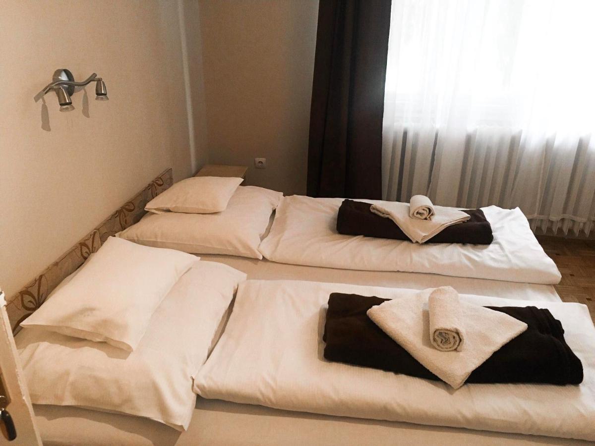 Tompos Vendeghaz Es Pince Hotel Villány Eksteriør billede