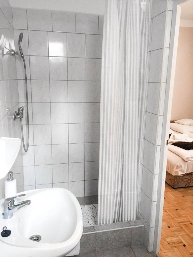 Tompos Vendeghaz Es Pince Hotel Villány Eksteriør billede
