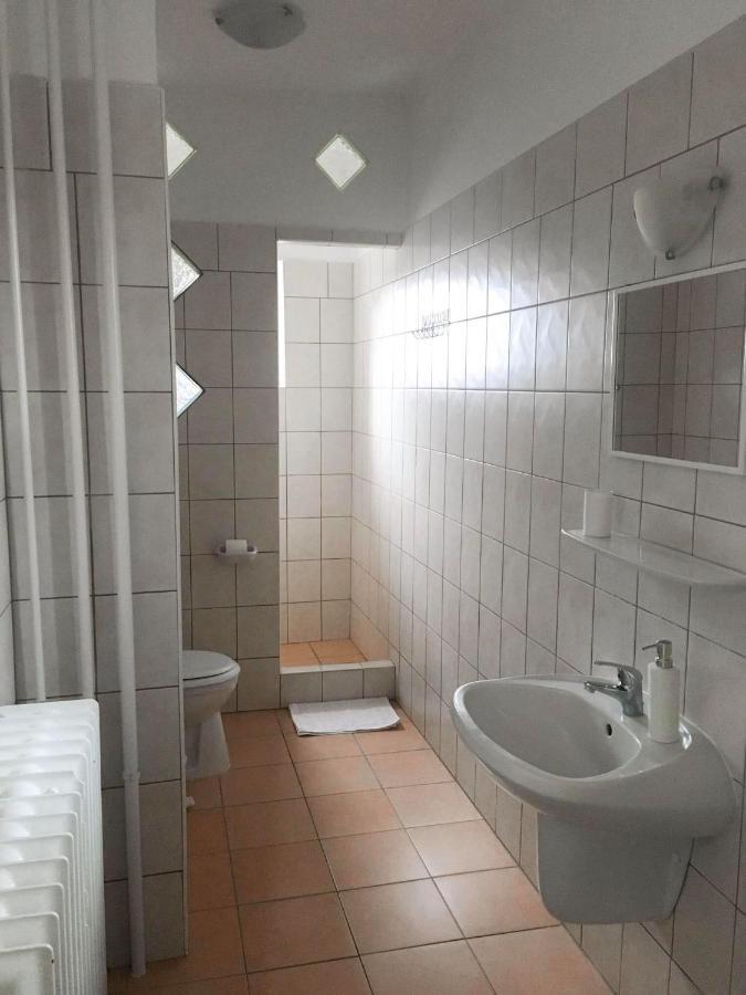 Tompos Vendeghaz Es Pince Hotel Villány Eksteriør billede
