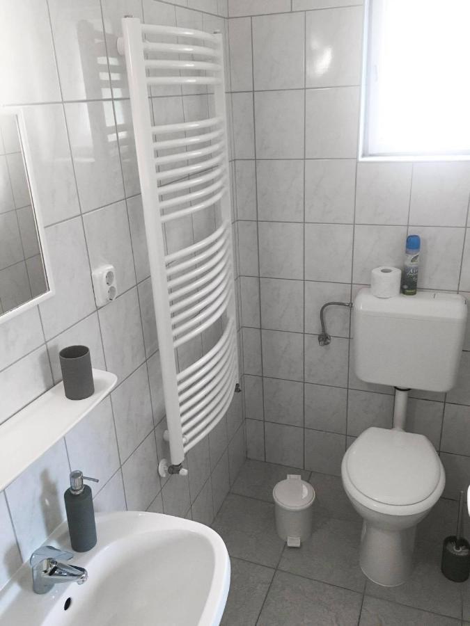 Tompos Vendeghaz Es Pince Hotel Villány Eksteriør billede