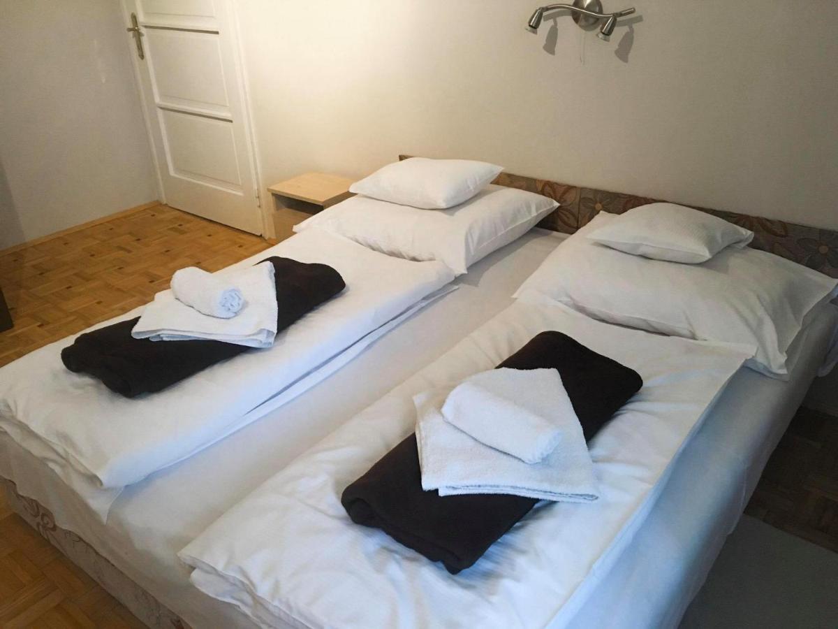 Tompos Vendeghaz Es Pince Hotel Villány Eksteriør billede